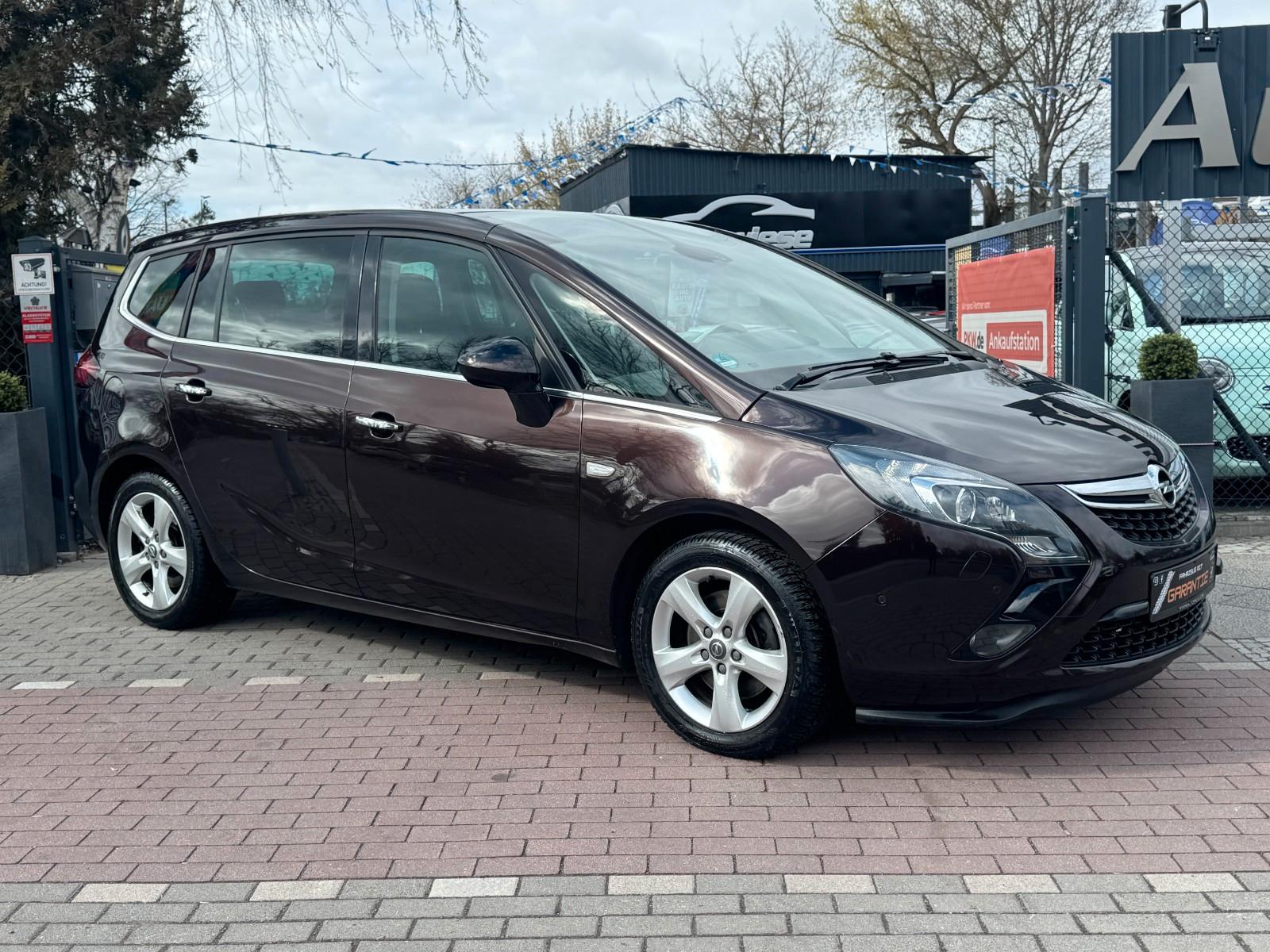 Opel Zafira C 2.0D*Leder*7Sitze*Xenon*Pano*Navi*VOLL!