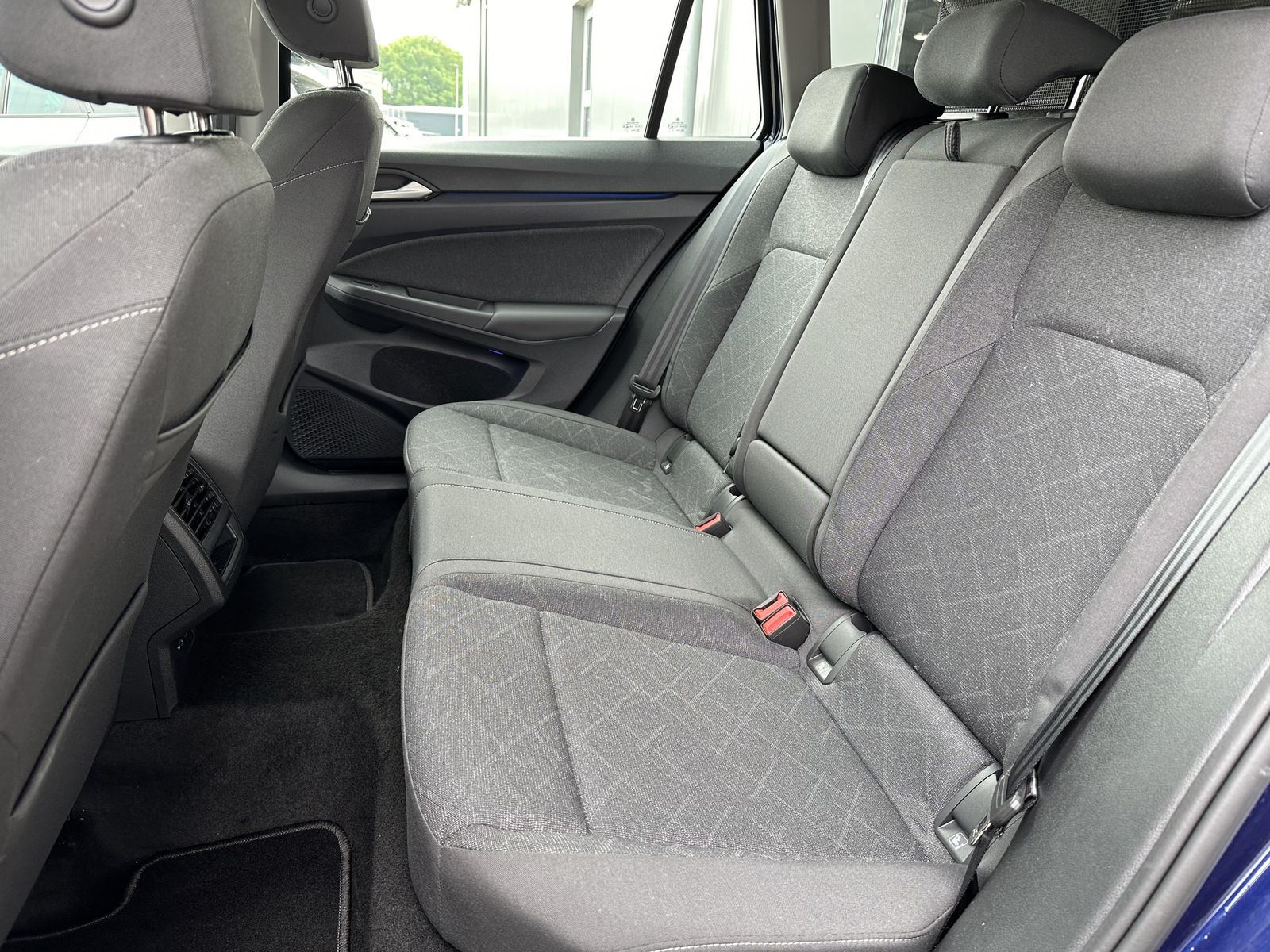 Fahrzeugabbildung Volkswagen Golf Variant 2.0 Life NAV+LED+SHZ+WLAN+KAMERA+PP