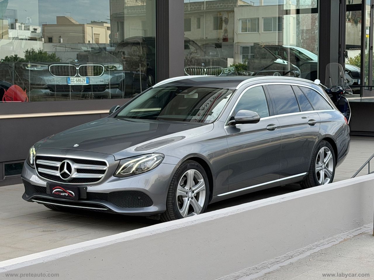 Mercedes E 220 - 1