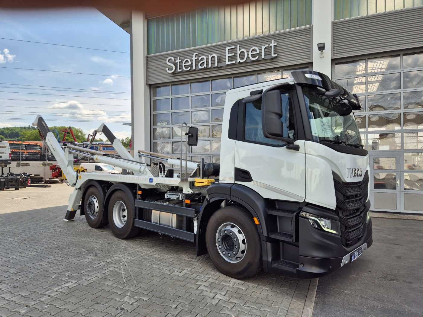Fahrzeugabbildung Iveco X-Way AD280X42Y/PS Meiller AK 16.T Funk Intarder