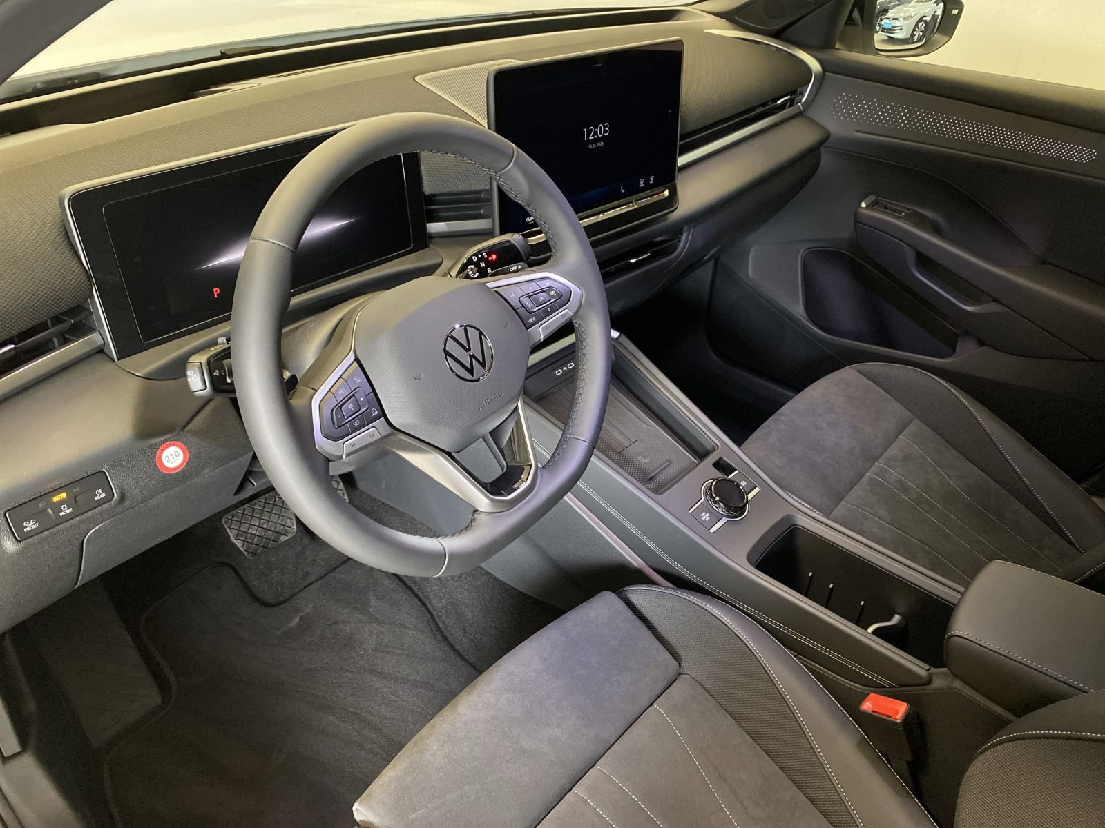 Volkswagen T-Roc - Bild 7