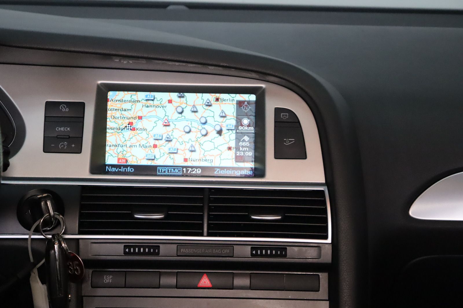 Fahrzeugabbildung Audi A6 2.0 TDI multitronic Avant * Xenon * AHK * PDC