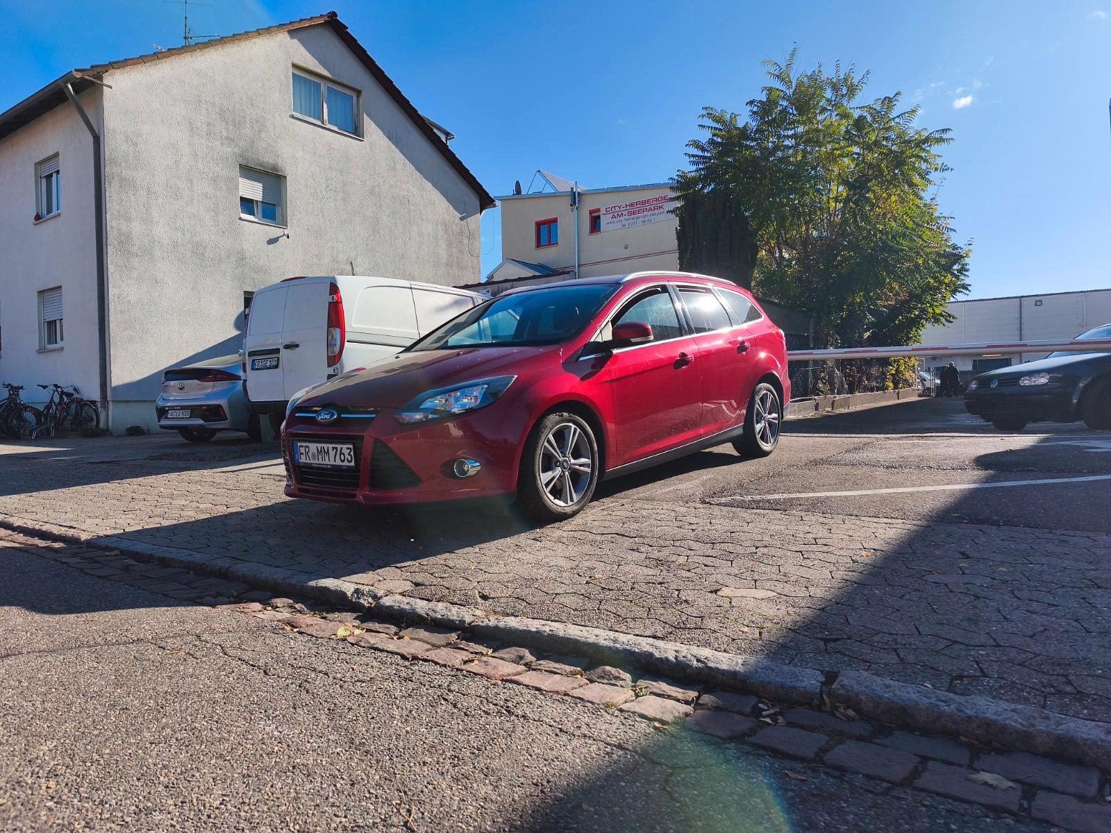 Ford Focus 2013 — rear view