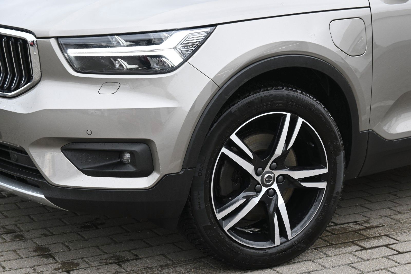 Fahrzeugabbildung Volvo XC40 T4 RC Inscription Expression*RFK*FSHZG*ACC