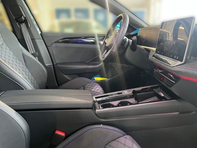 Fahrzeugabbildung Volkswagen Passat Variant 2.0 TDI DSG R-LINE AHK IQ.LIGHT K