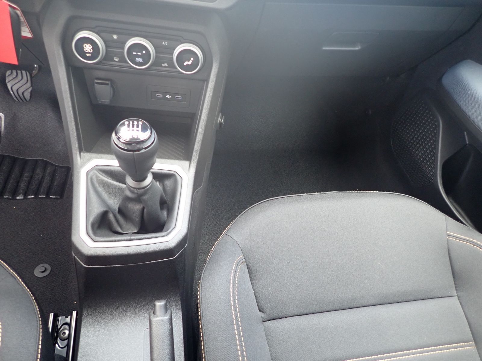 Fahrzeugabbildung Dacia Sandero Stepway Expression TCe 110
