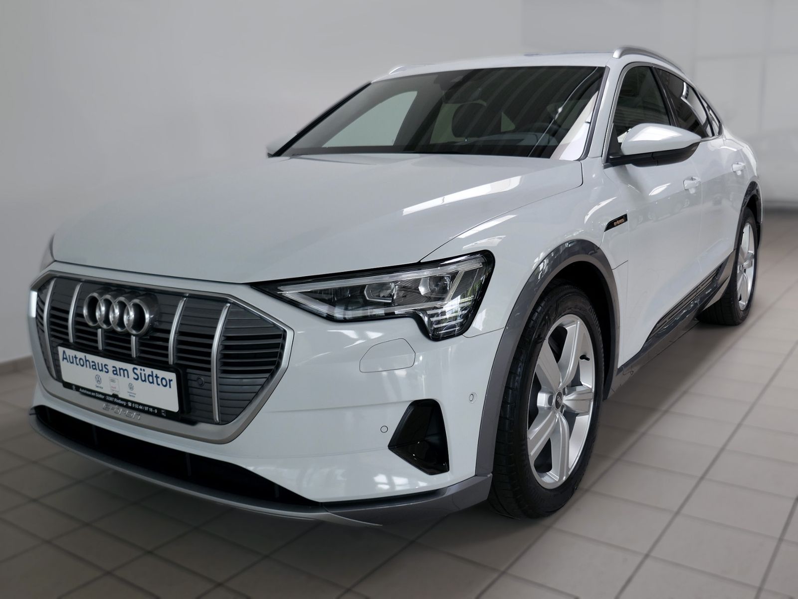 Fahrzeugabbildung Audi e-tron Sportback advanced 55 quattro | LED AHK