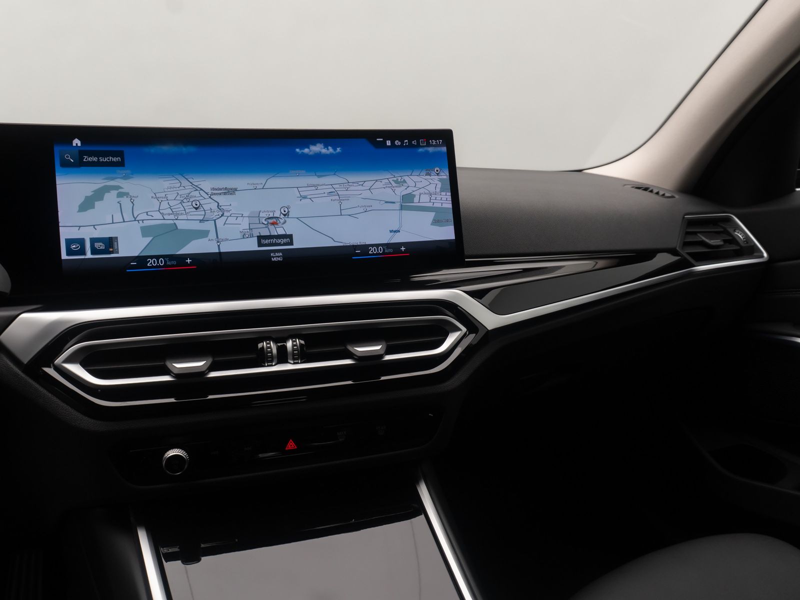 Fahrzeugabbildung BMW 330e Kamera DAB Stop&Go AHK Sport Fernlichtassis