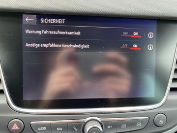 Bild 18 Opel Crossland (X) Crossland Elegance AT/NAV/PDC vo+hi+Cam/SHZ+LHZ