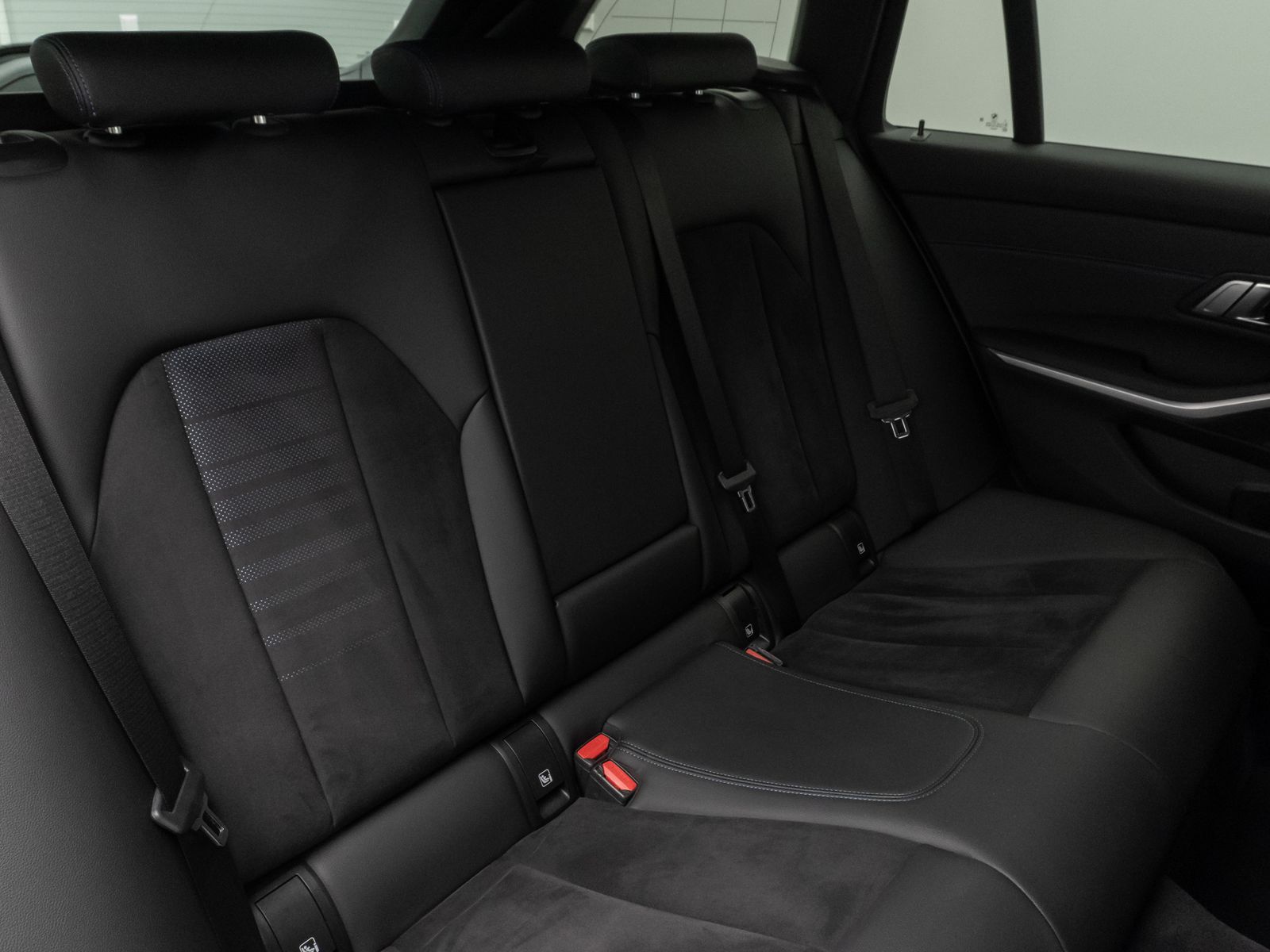 Fahrzeugabbildung BMW 330e M Sport Kamera DAB HUD Alarm Parkassistent