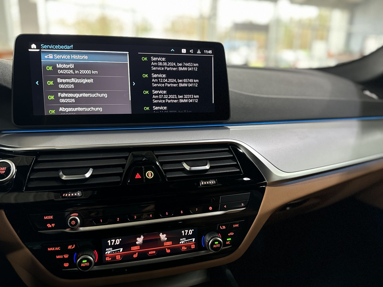 Fahrzeugabbildung BMW 530e Kamera DAB HiFi Alarm Panorama Leder Sport