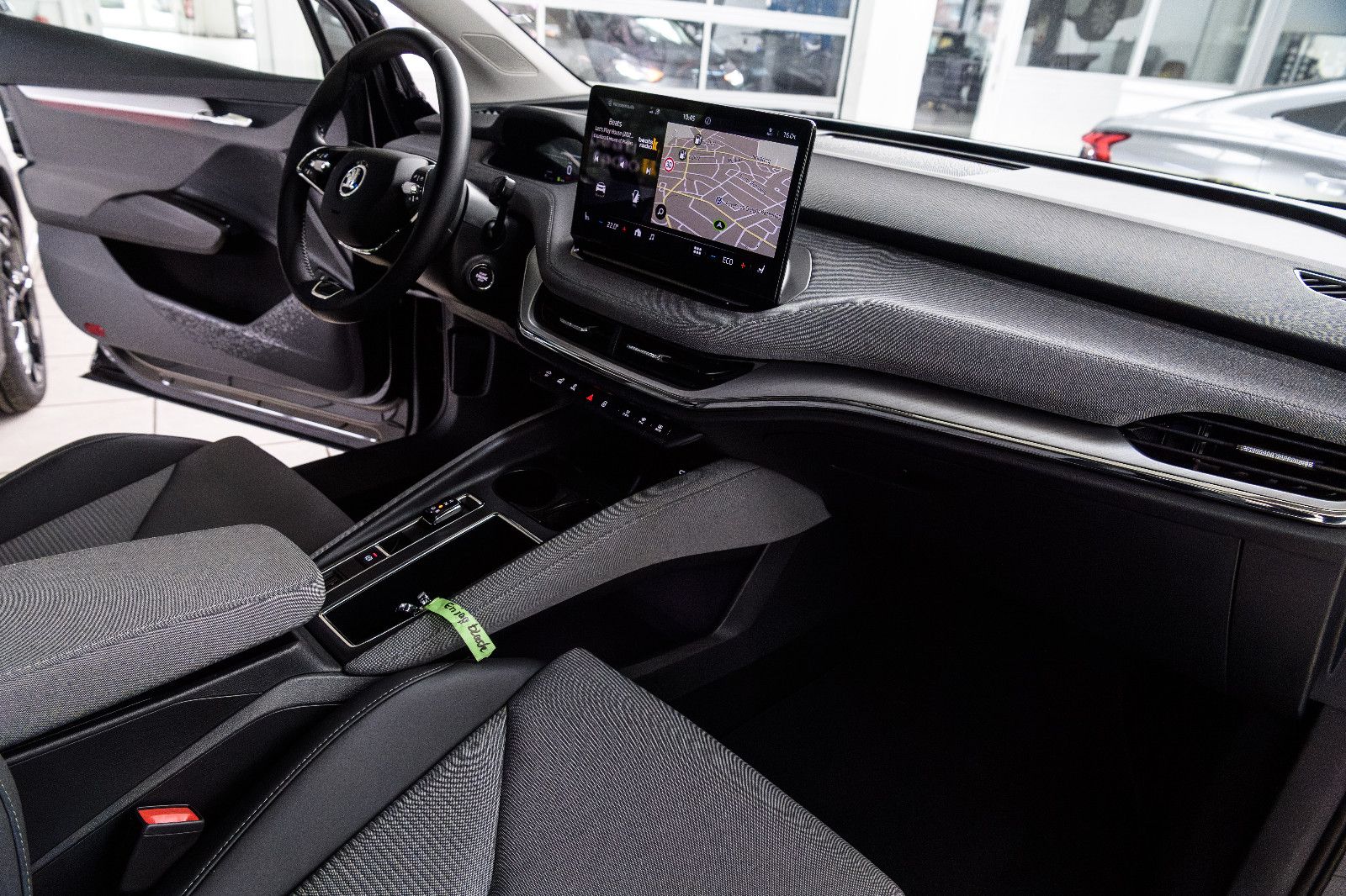 Fahrzeugabbildung SKODA Enyaq 60 Loft MATRIX-LED+RFK+NAVI+KEYLESS+SZH