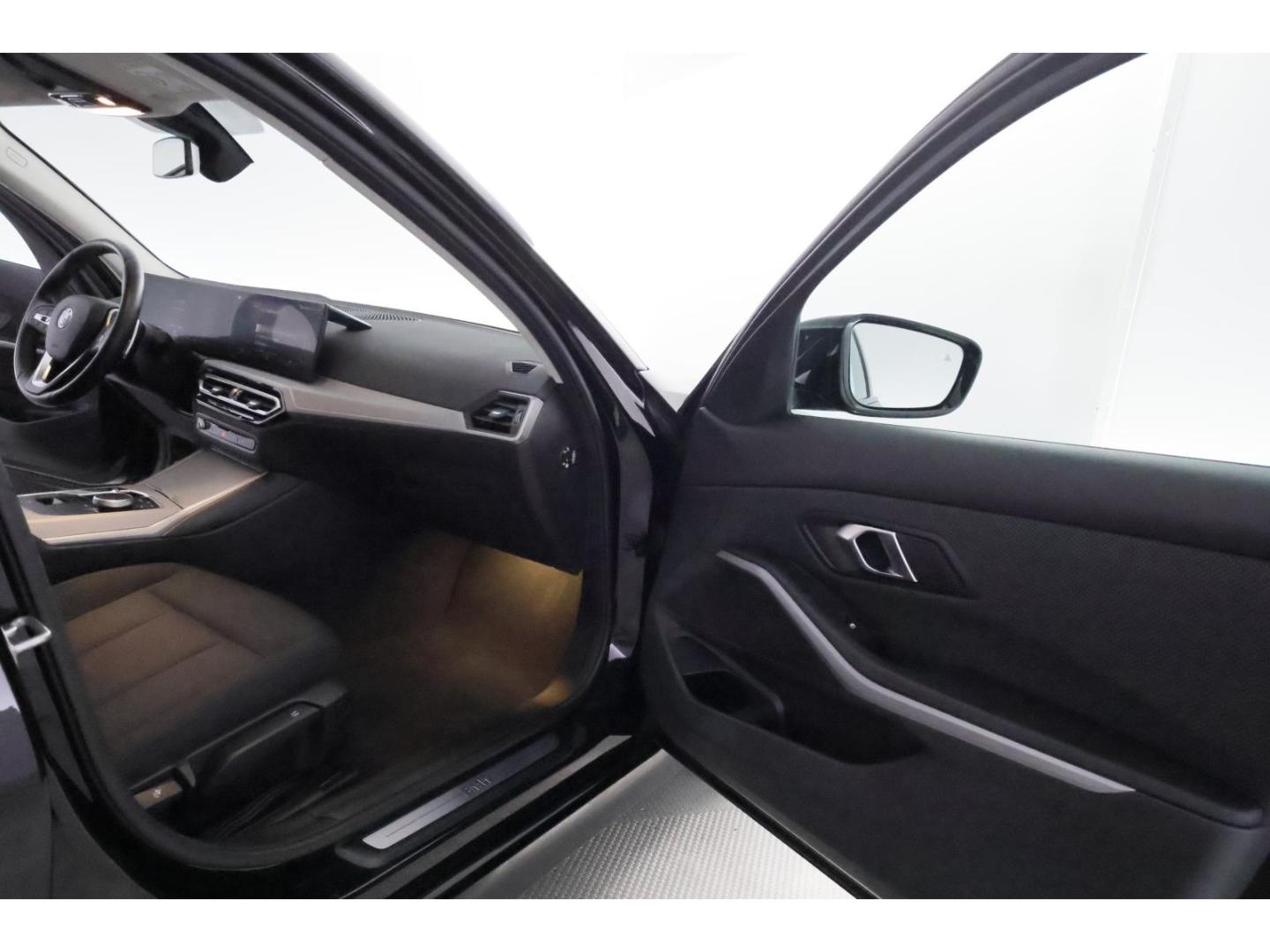 BMW 318 i Lim.Steptronic+LED+VIRTUAL+KAMERA+TEMPO, миниатюра 19