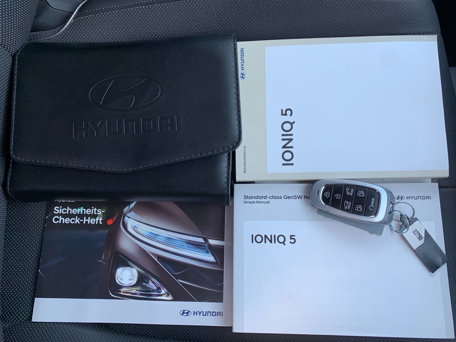 Fahrzeugabbildung Hyundai IONIQ 5 Uniq 72,6 kWh Relax-Paket