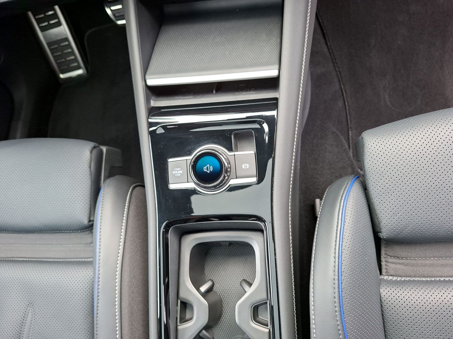Tiguan 2.0 TSI 4Motion R-Line *Kamera*Keyless*