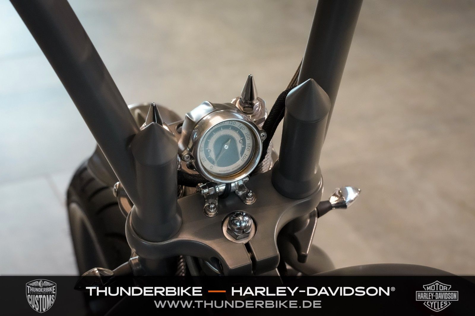 Harley-Davidson Softail FXCW Rocker C used Thunderbike