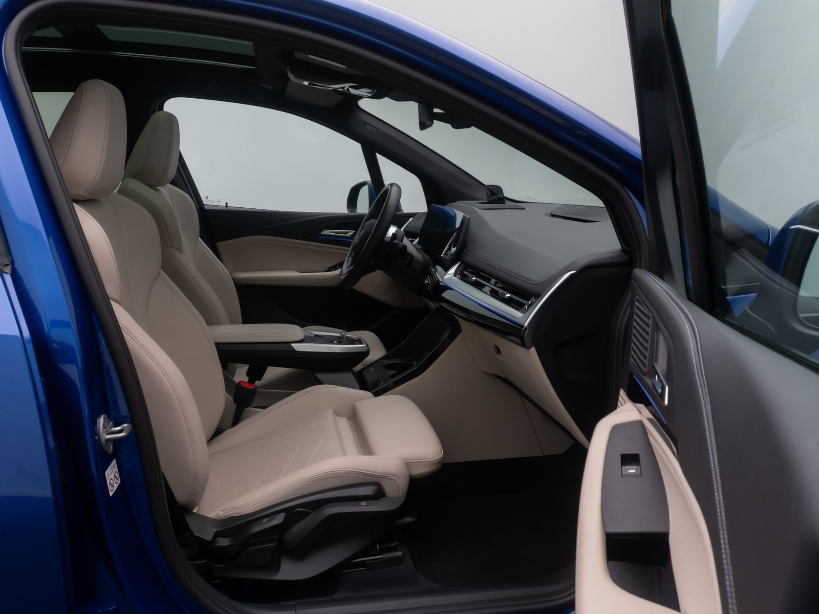 Fahrzeugabbildung BMW 220i Active Tourer M Sport 360° HUD DAB Panorama