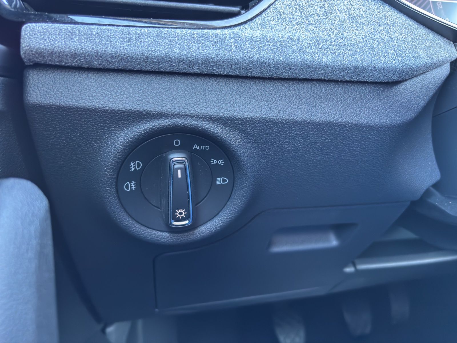 Fahrzeugabbildung SKODA Scala Selection 1.0 TSI Matrix LED AHZ Climatron