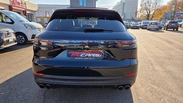 Porsche Cayenne - 4