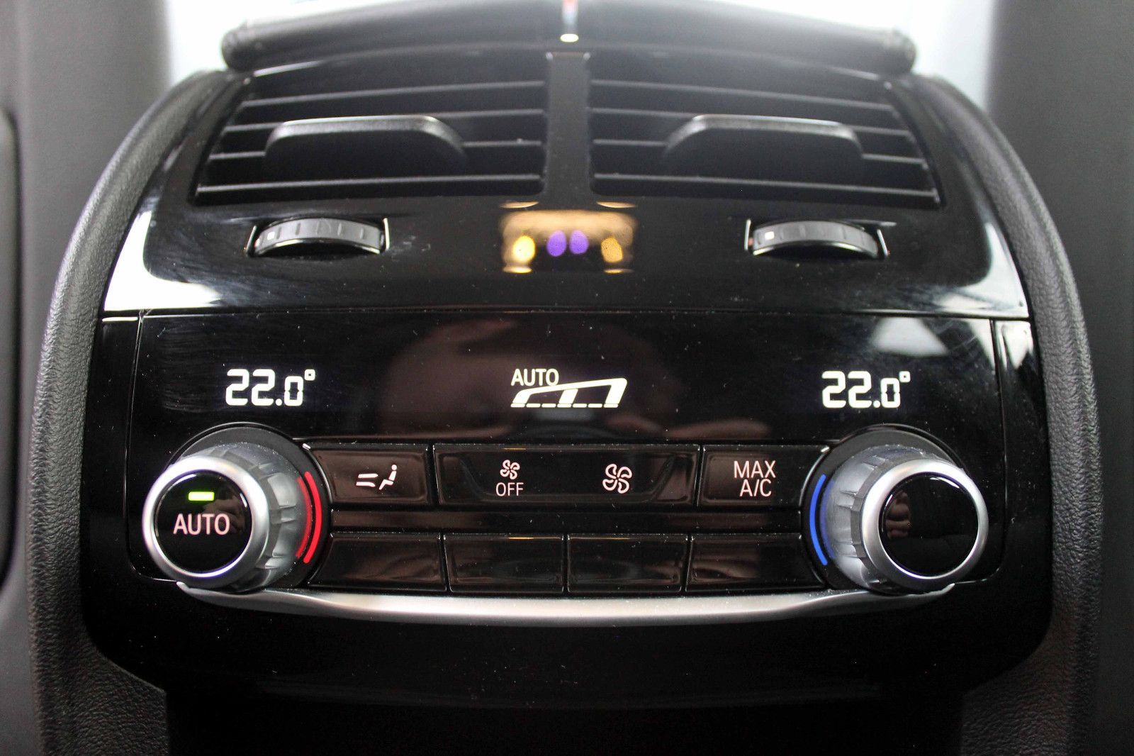 Fahrzeugabbildung BMW 530d xDrive Touring ACC LED HUD KAM BT NAV AMBI