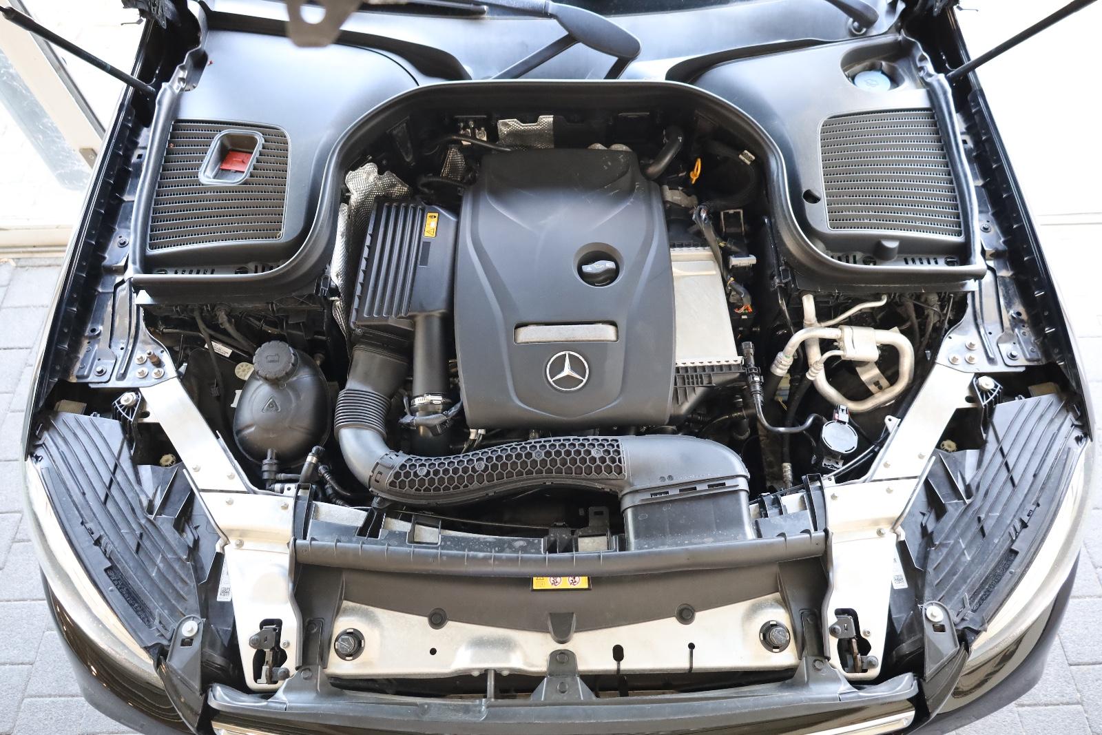 Mercedes-Benz GLC 300/SHZ/KAMERA/PDC/TOTW/NAVI/PANO/LED/R20