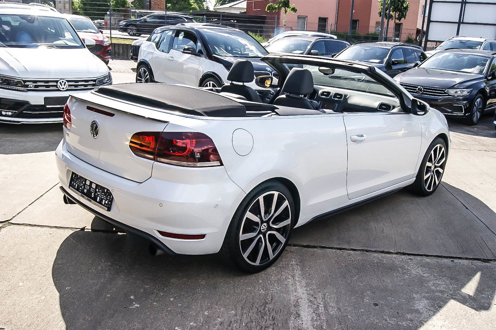 Fahrzeugabbildung Volkswagen Golf VI GTI Cabriolet 20TSI DSG XENON LEDER NAVI