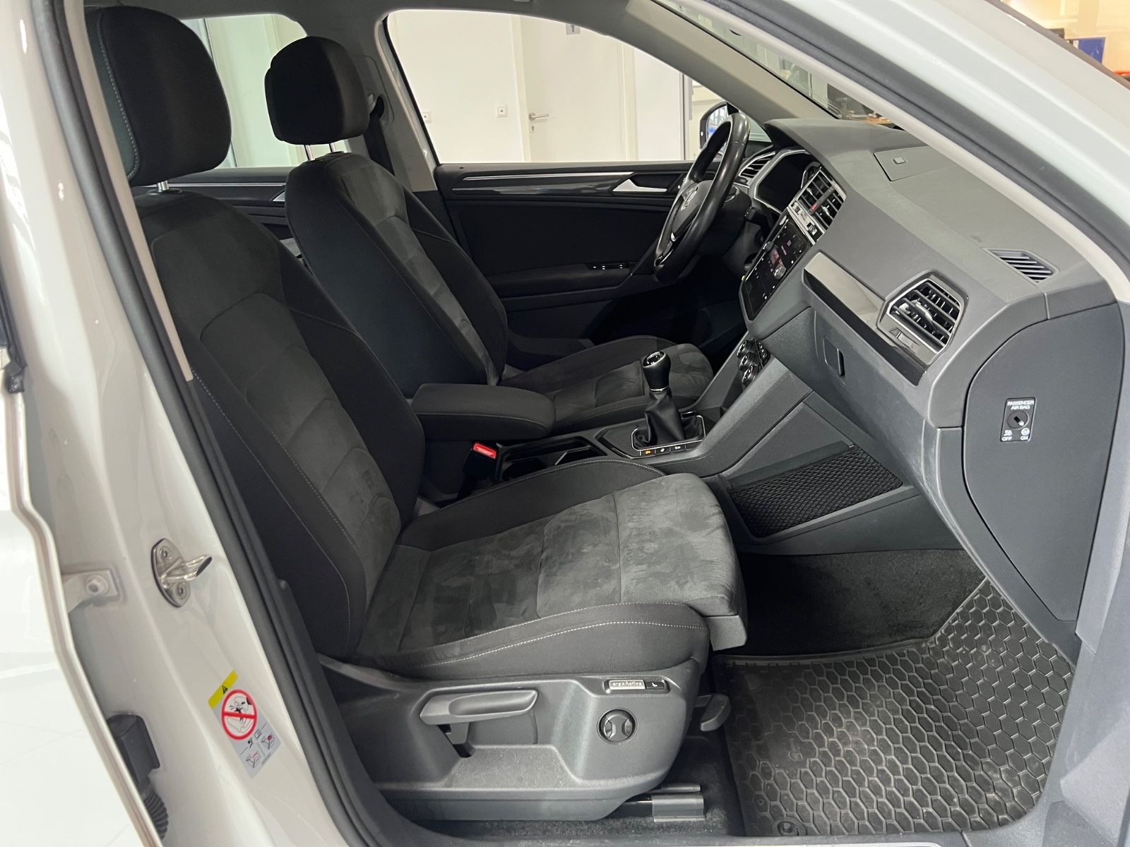 Fahrzeugabbildung Volkswagen Tiguan Comfortline 2.0TDI *DIGITALTACHO*LED*360°