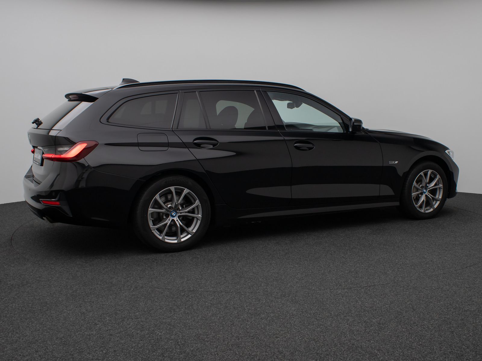 Fahrzeugabbildung BMW 330e xD SportLine Laser HUD DAB HiFi Komfort PDC