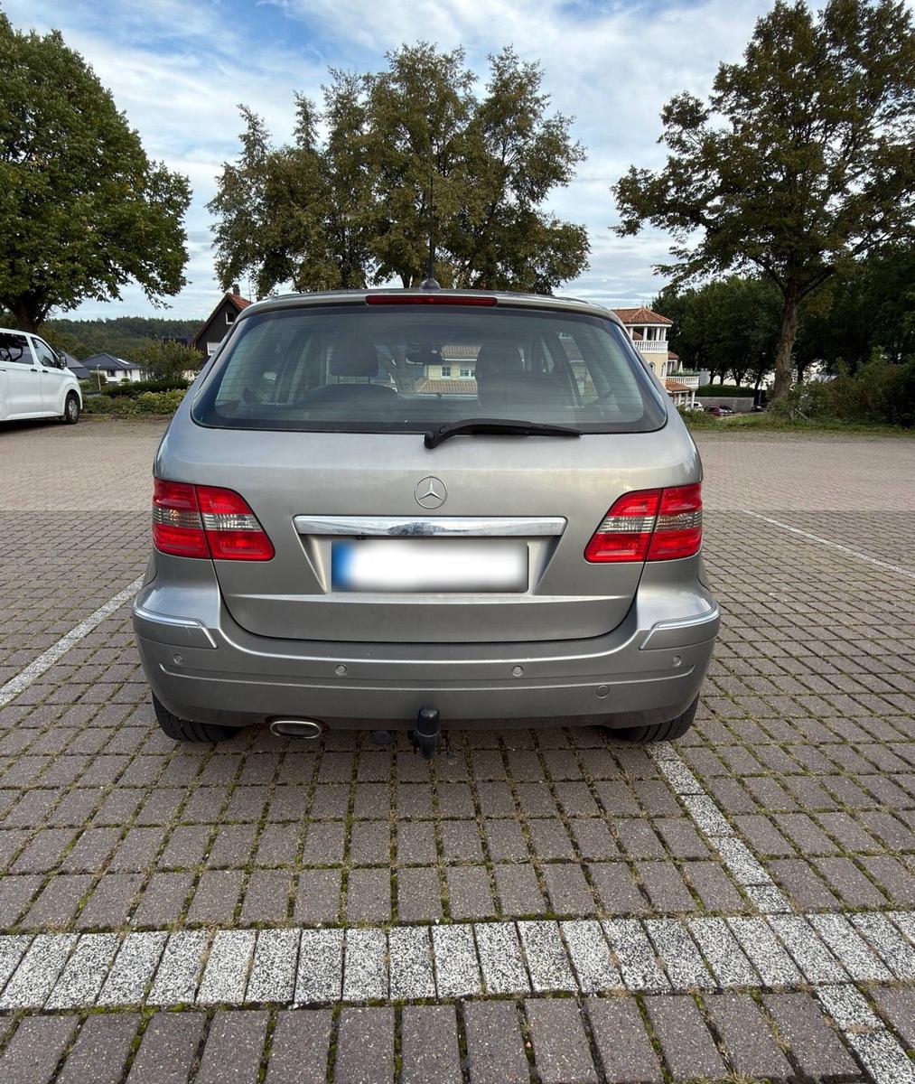 Mercedes-Benz B200 2005 — rear view