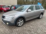 Skoda Octavia Combi Scout 4X4 - Skoda Octavia aus 2011: Allradantrieb