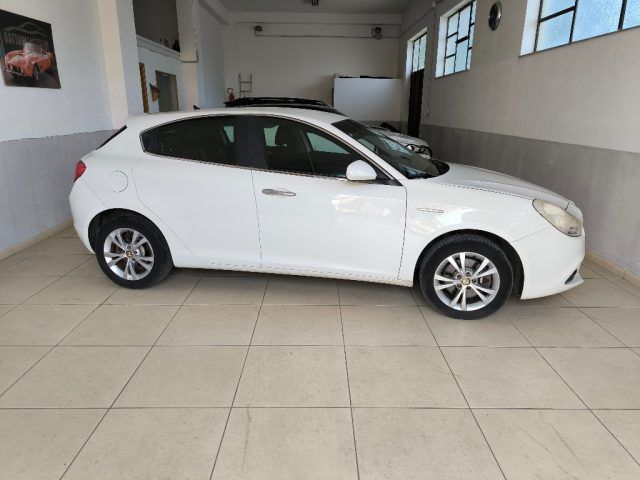 Alfa Romeo ALFA ROMEO Giulietta 2.0 JTDm-2 140 CV Distincti