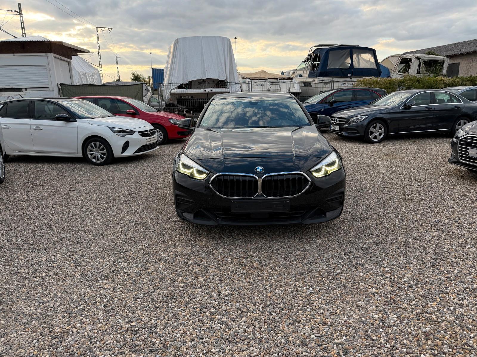 BMW 216 Gran Coupe Advantage+LEDR+LED+AHK+L/SHZ+Live