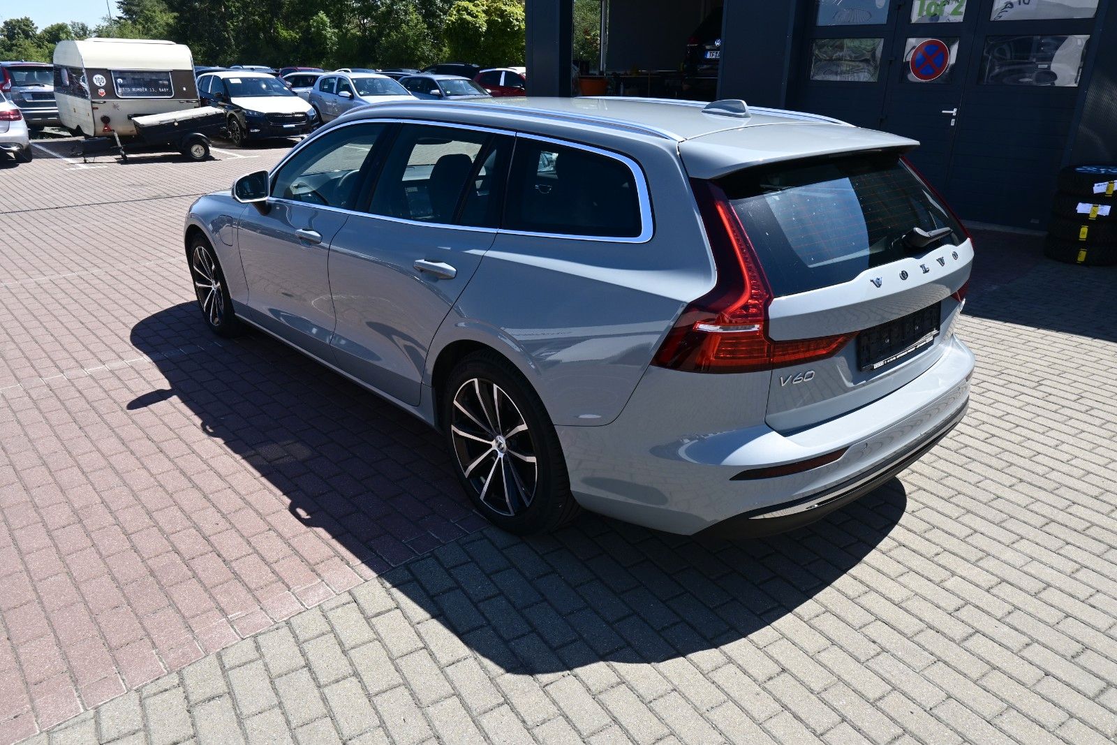 Fahrzeugabbildung Volvo V60 T6 AWD PHEV Essential*Leder*AHK*PDC*