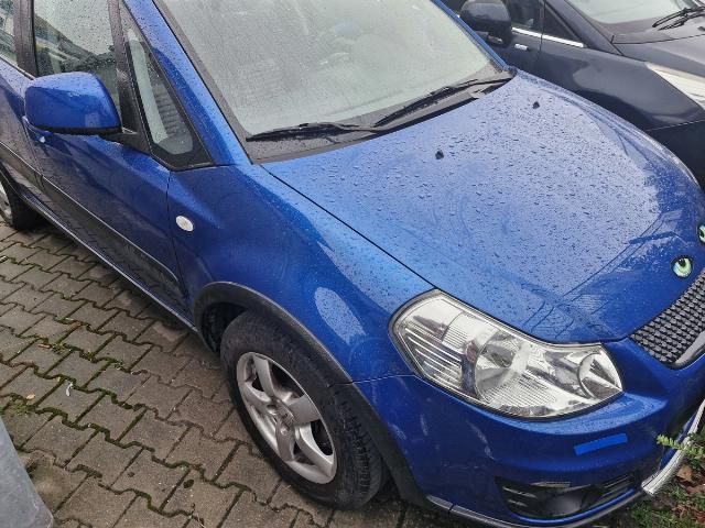 Suzuki SX4 1.5 GLX  Klima - 8-ach Bereift