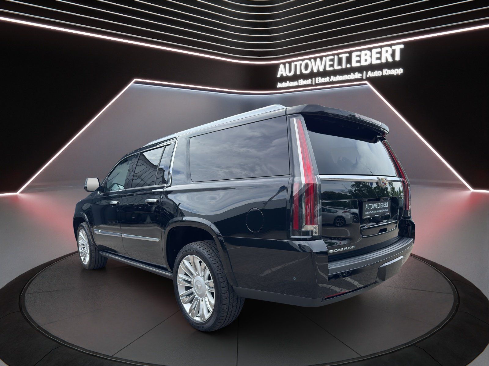 Fahrzeugabbildung Cadillac Escalade 6.2 V8 Platinum ESV // DT.Erstzulassung