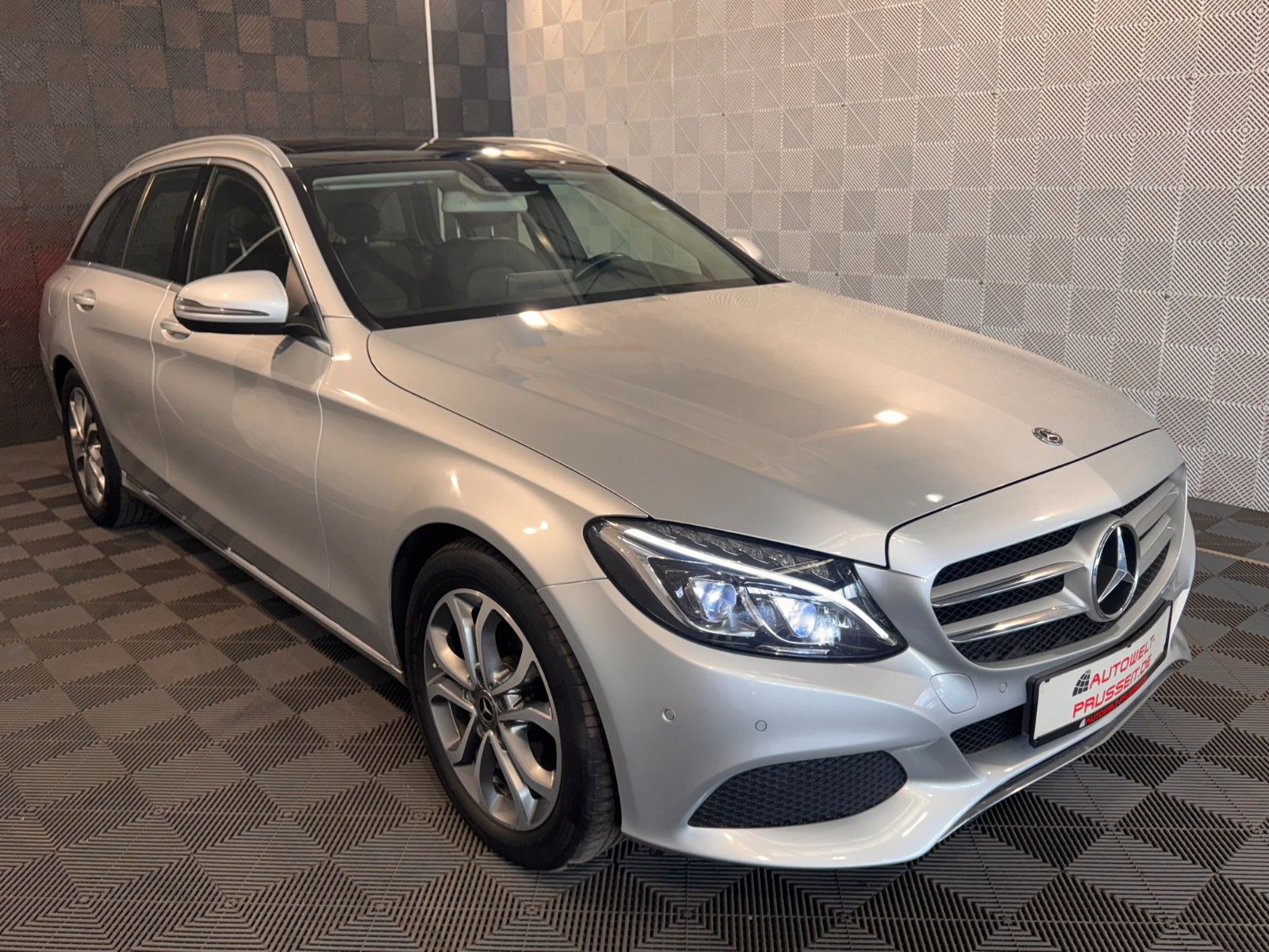 Gebrauchtwagen Mercedes-Benz C 220 C 220d T BlueTec*LED*R.KAM-LEDER-PANO-AHK-TOTW in Fulda