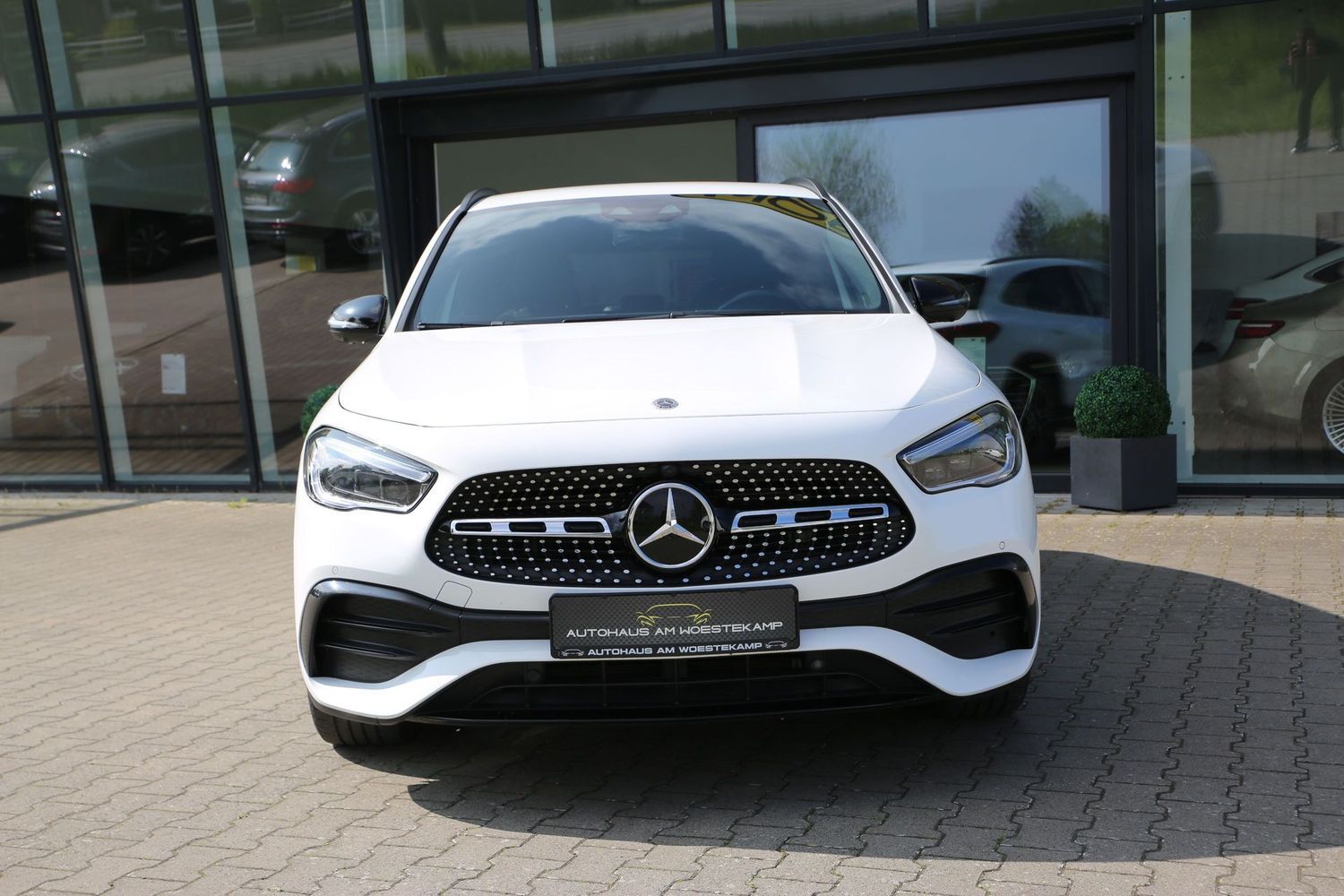 Mercedes-Benz GLA 200 *AMG*360°*AHK*MEMORY*DISTRONIC*MULTIBEAM imagem 2
