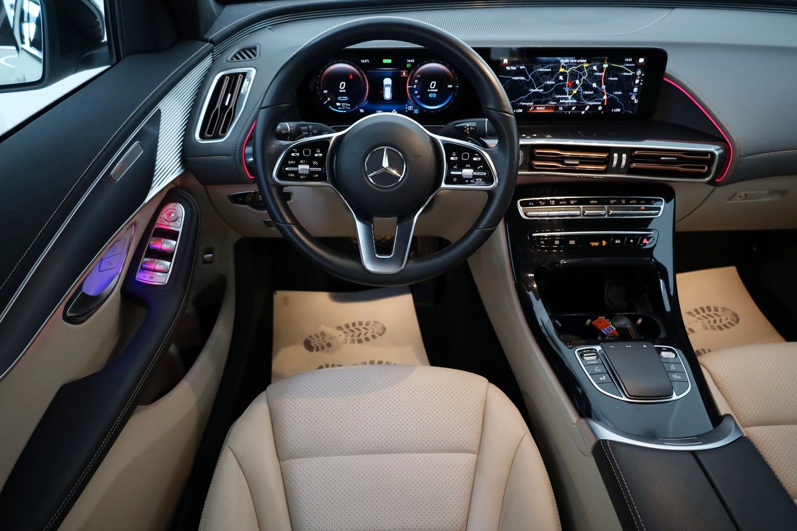 Fahrzeugabbildung Mercedes-Benz EQC 400 4M Leder,Navi,Multibeam LED,Park Paket