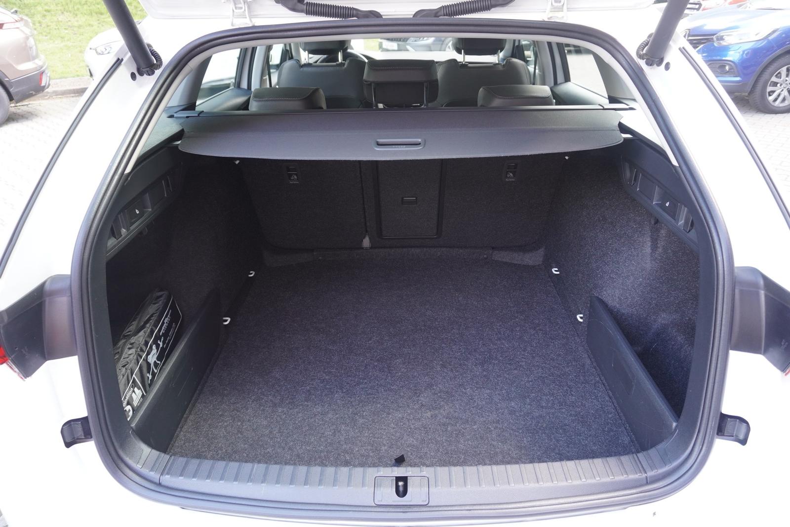Skoda Octavia Combi 1.5 TSI First Edition ACC Kamera