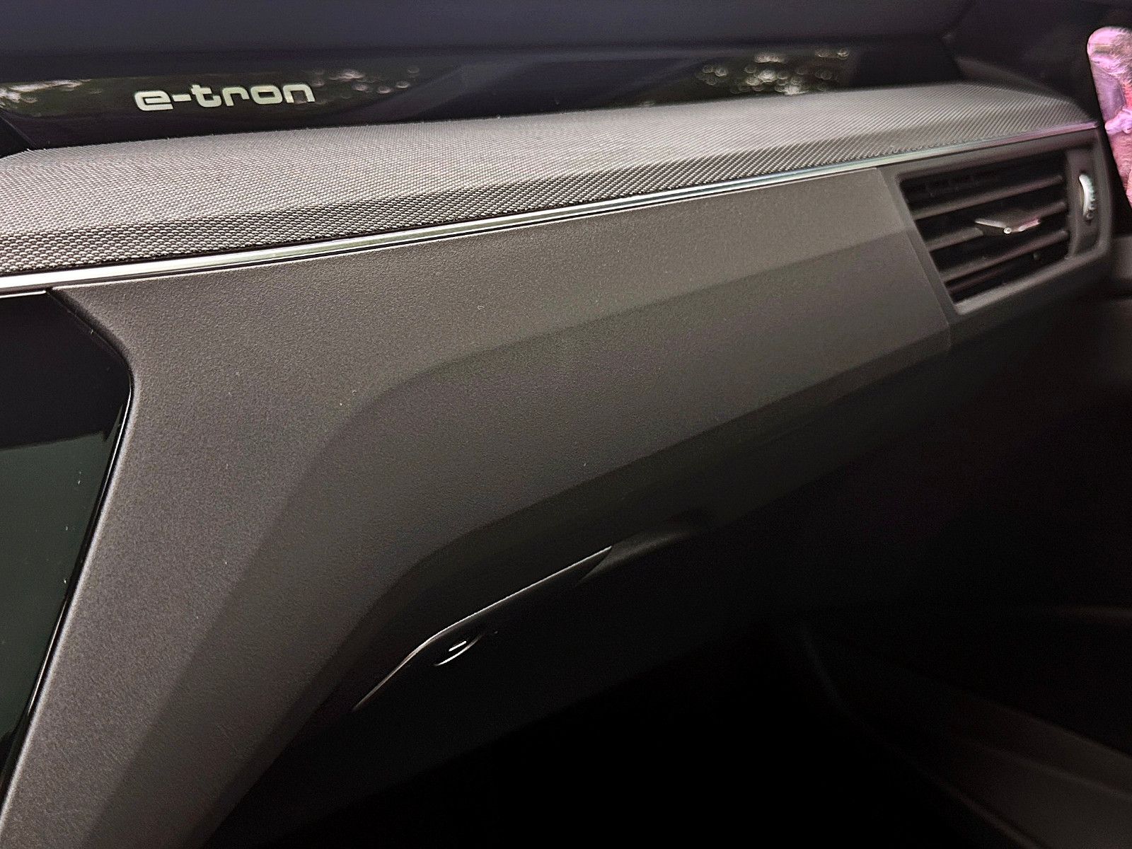 Audi Q8 e-tron - Bild 27