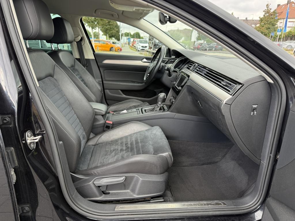 VOLKSWAGEN PASSAT R-LINE - 239 CV - HIGHLINE - 4MOTION - BVA - ALCANTARA