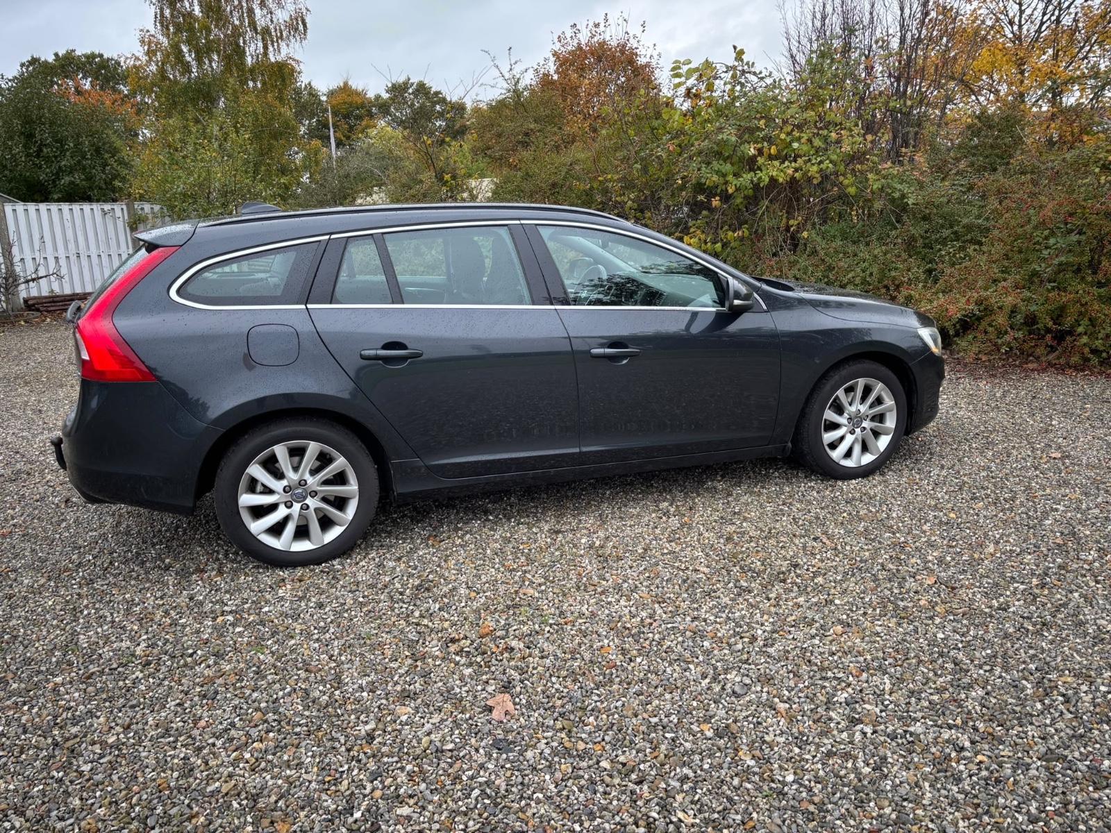 Volvo V60 2014 — photo 6