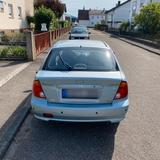 Hyundai Accent GLS 2003 - Hyundai Accent GL mit Benzin-Antrieb
