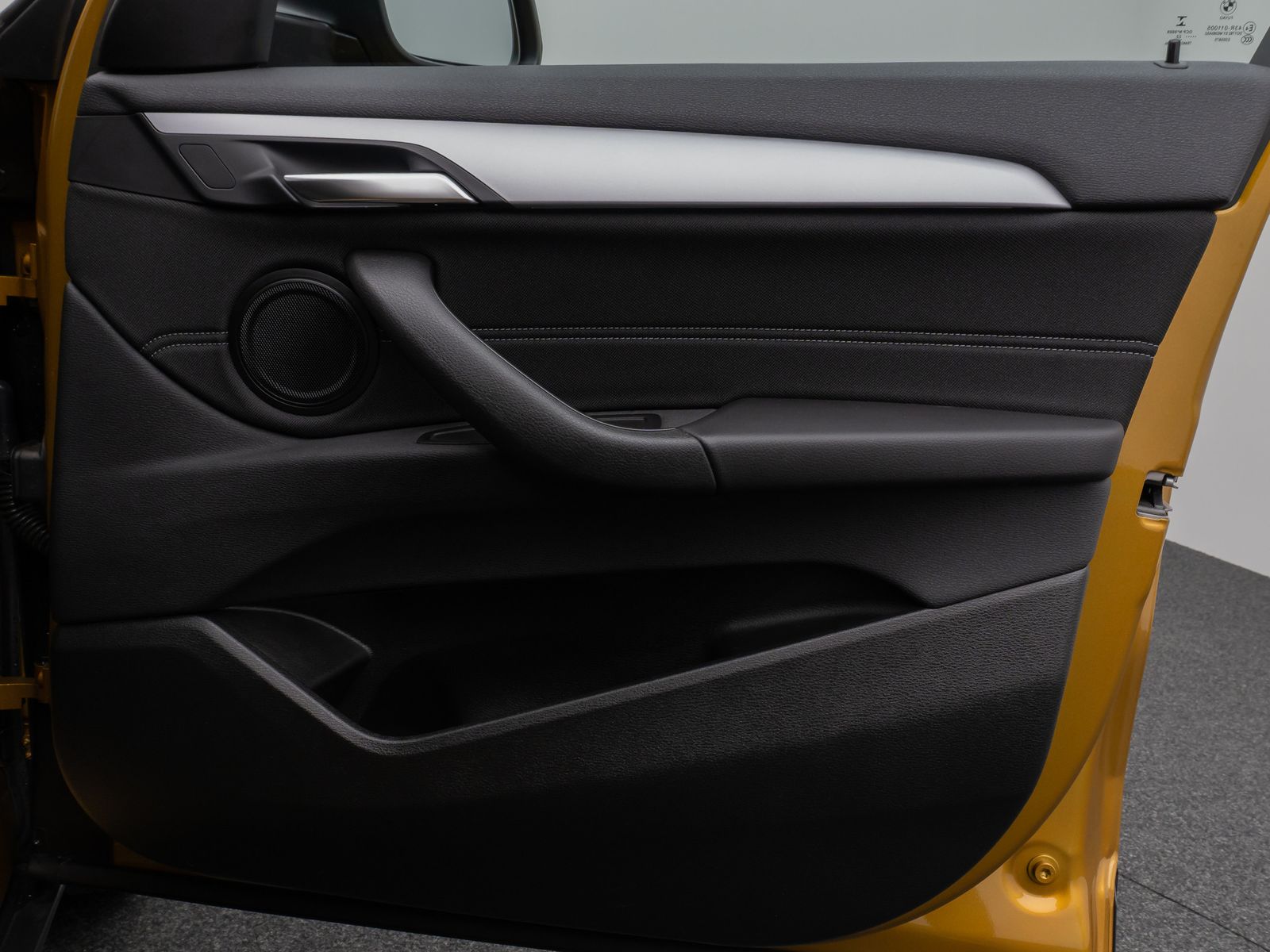 Fahrzeugabbildung BMW X2 xD25e Kamera HUD DAB Navi+ Alarm Sport LED