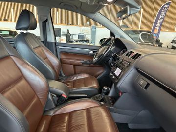 Volkswagen Touran Highline *AHK*Xenon*DAB*Klima*Navi*Kamera