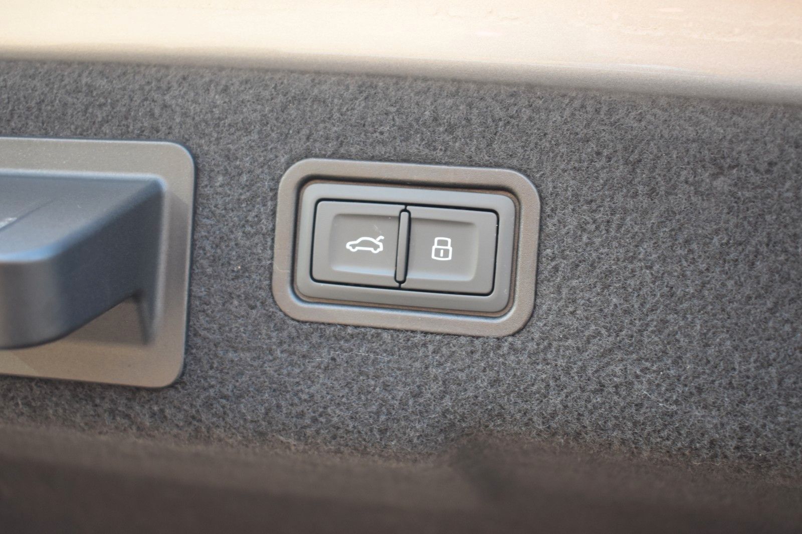 Fahrzeugabbildung Audi A8 55 TFSI quattro Matrix Softc. Standh.1.Hand