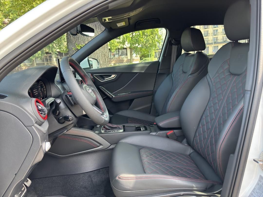 Fahrzeugabbildung Audi Q2 35 1.5 TFSI S-Line AHK,LED,Leder,Navi,SHZ,ACC