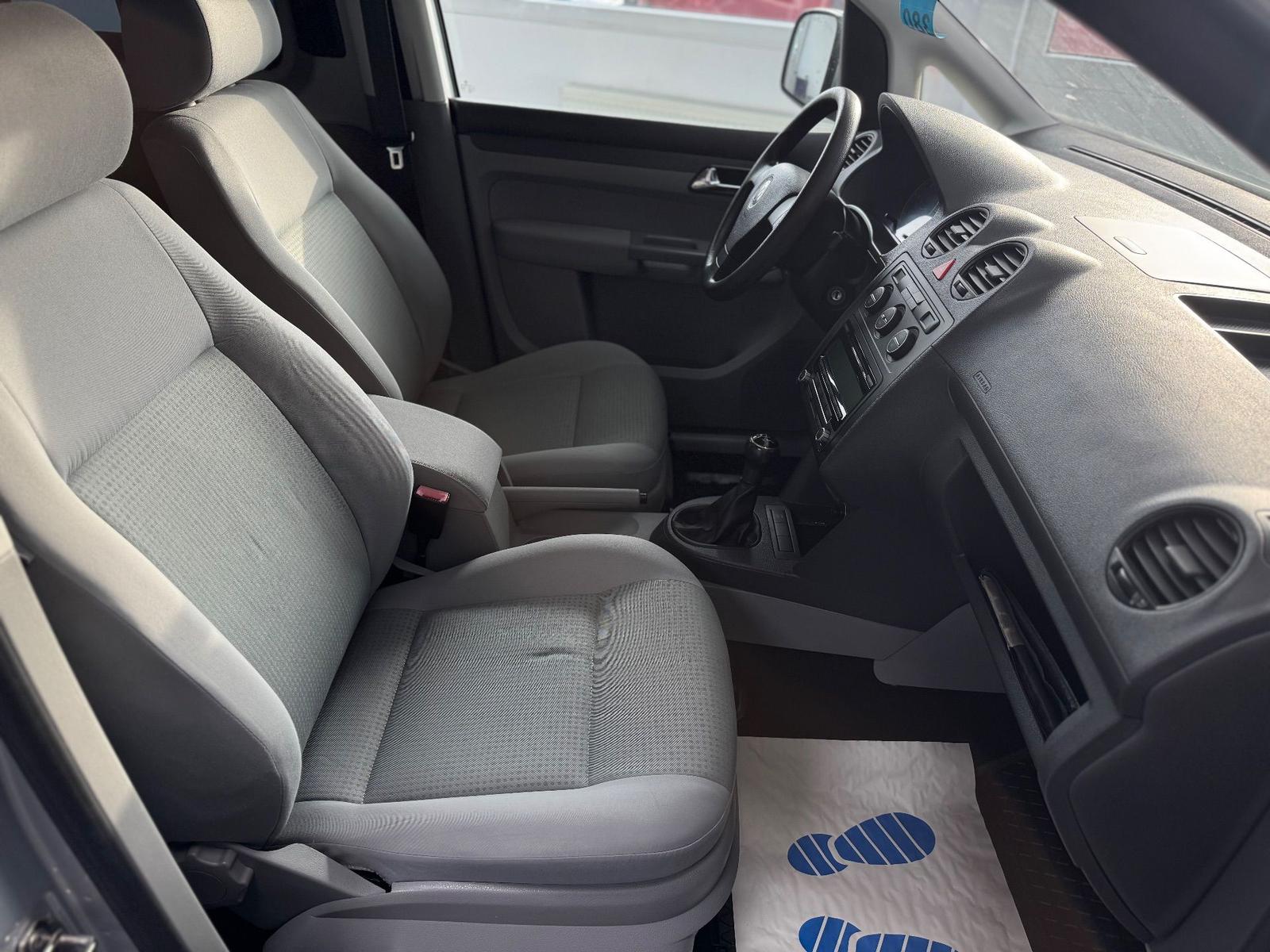 Volkswagen Caddy Maxi 1.9 TDI Rollstuhlgerecht-Rampe