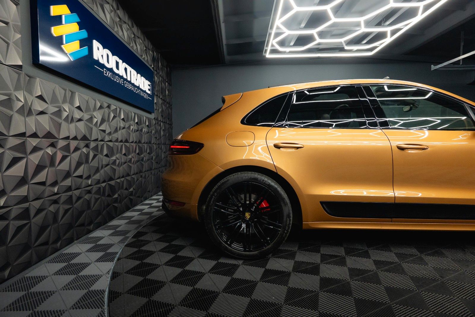 Fahrzeugabbildung Porsche Macan Turbo FENRIR | AURUM | CHRONO+ | LUFT | 21