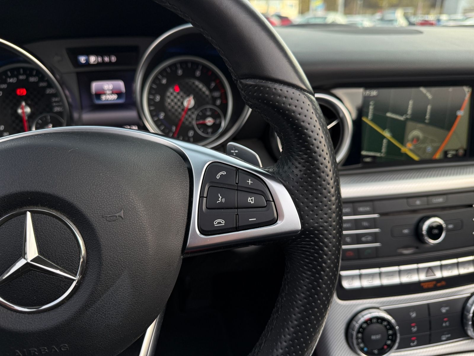 Fahrzeugabbildung Mercedes-Benz SLC 300 9G AMG Line MEMORY LED ACC